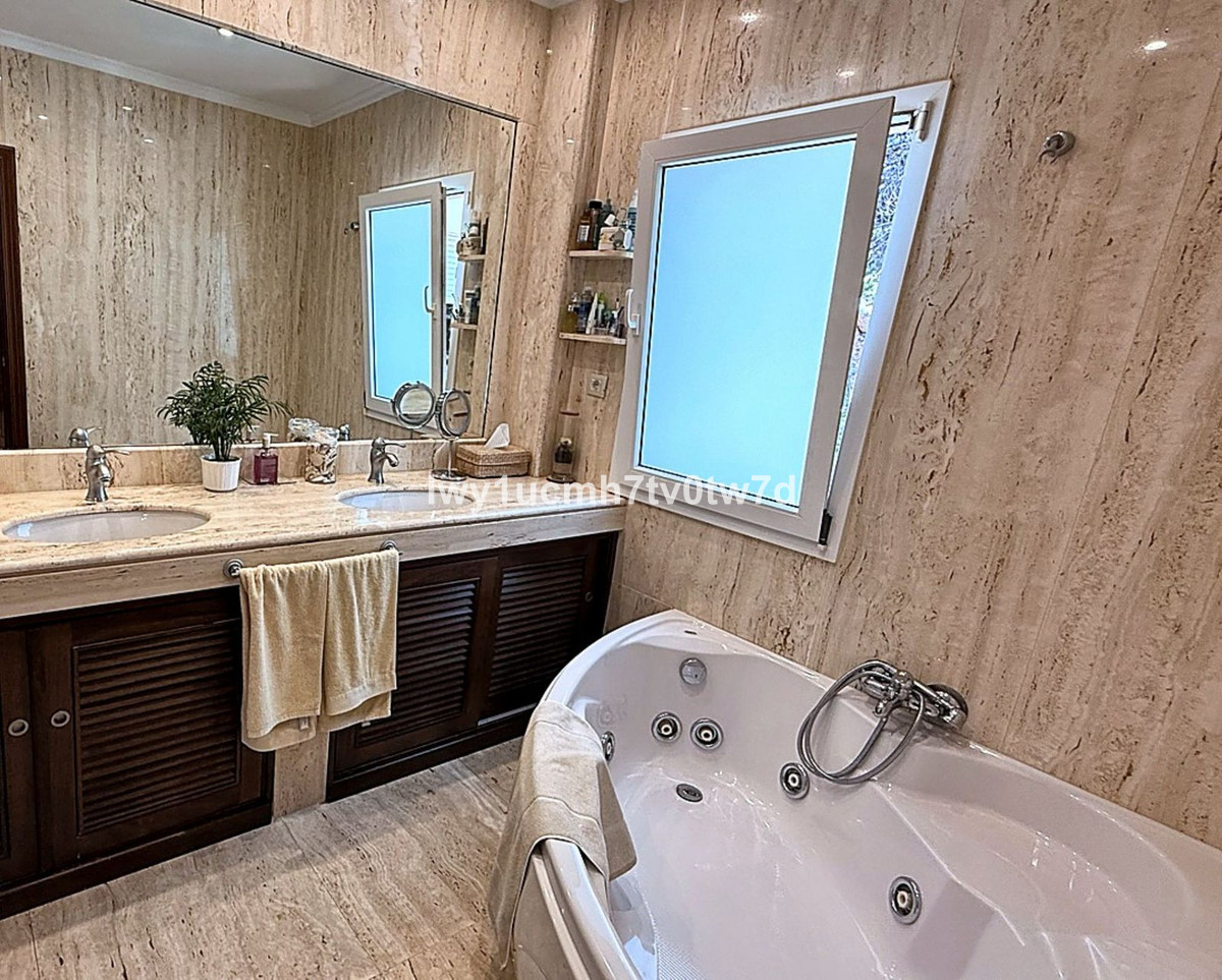 Vrijstaande Villa te koop in Málaga | 6 slaapkamers H5514655