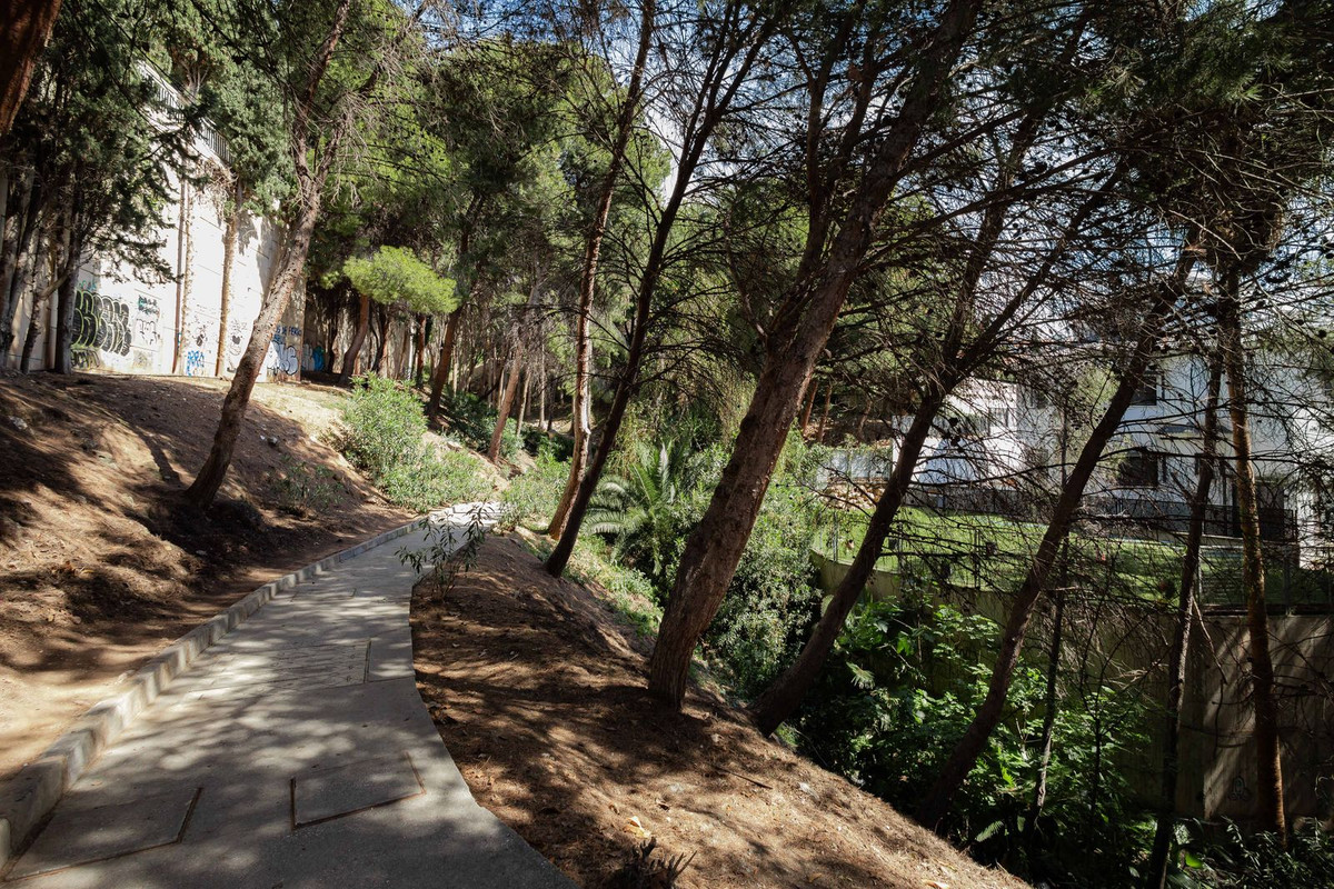 Geschakelde Woning in Málaga Este-47