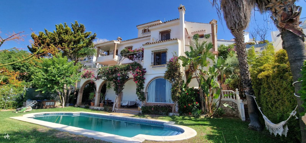 Vrijstaande Villa in Málaga Este-1