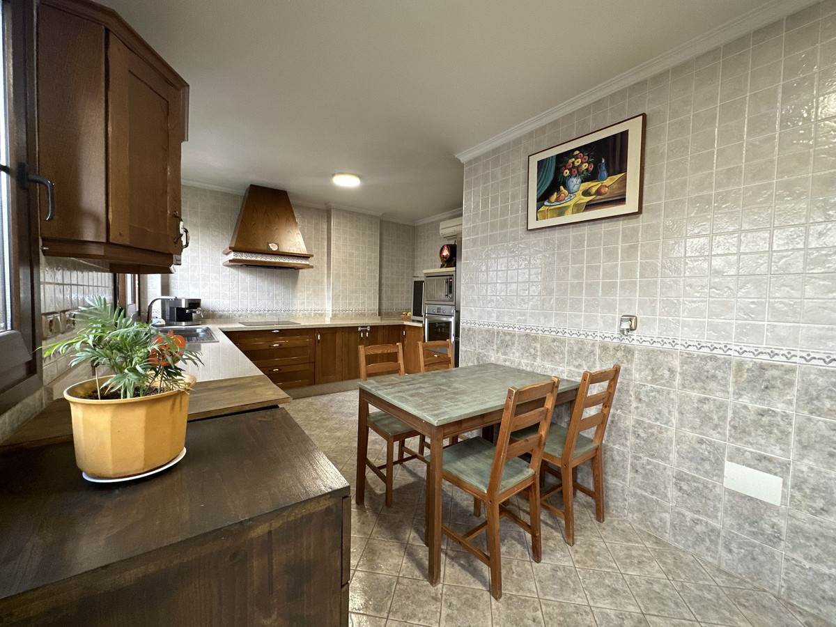 Semi-Vrijstaande Villa in Málaga Este-12