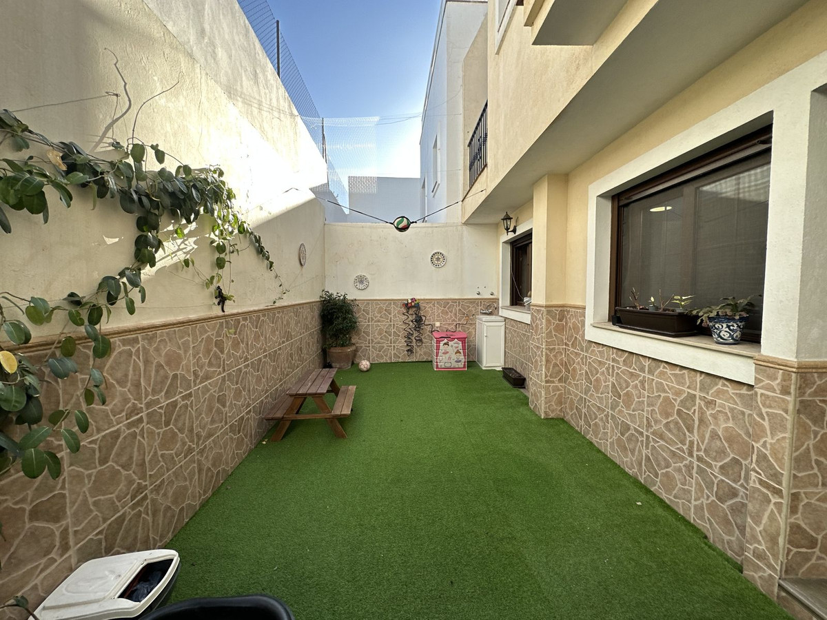 Semi-Vrijstaande Villa in Málaga Este-14