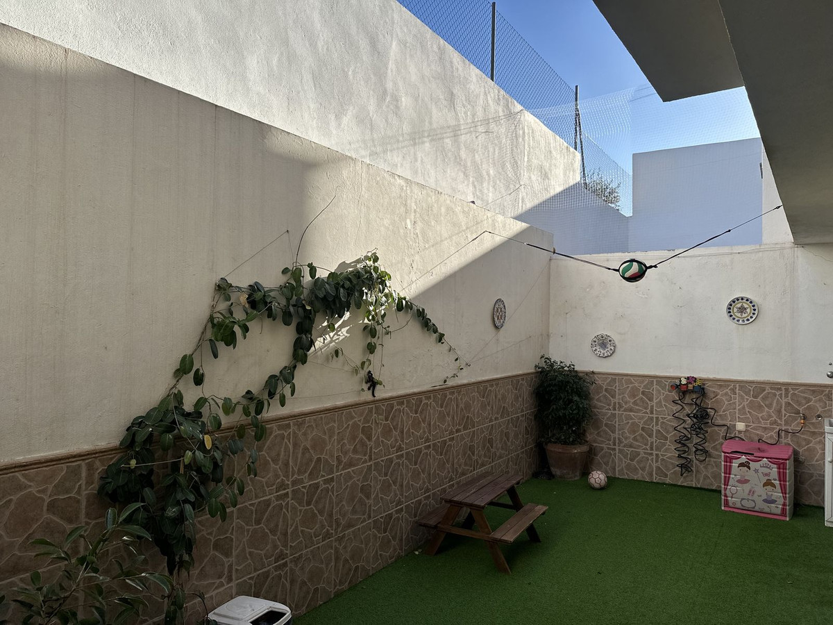 Semi-Vrijstaande Villa in Málaga Este-16