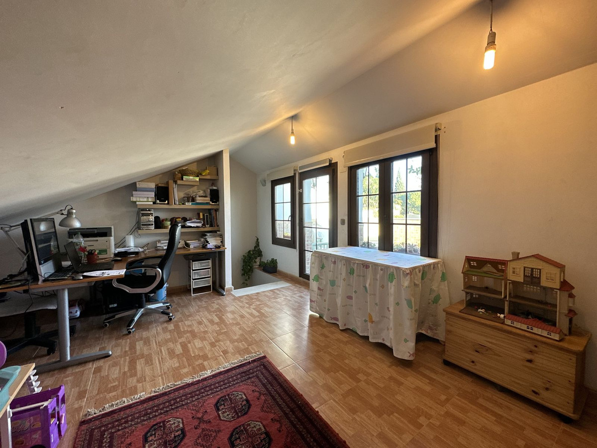 Semi-Vrijstaande Villa in Málaga Este-32