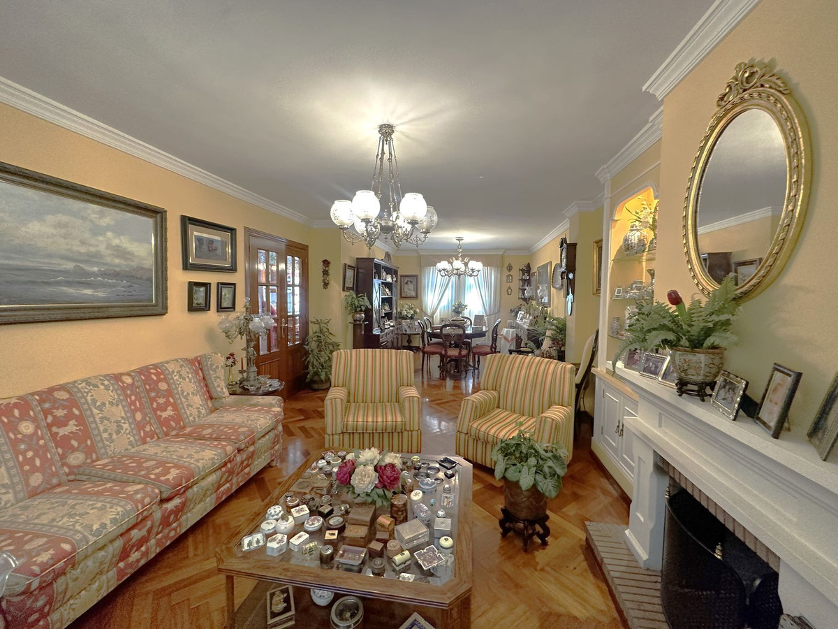Geschakelde Woning in Málaga Este-8