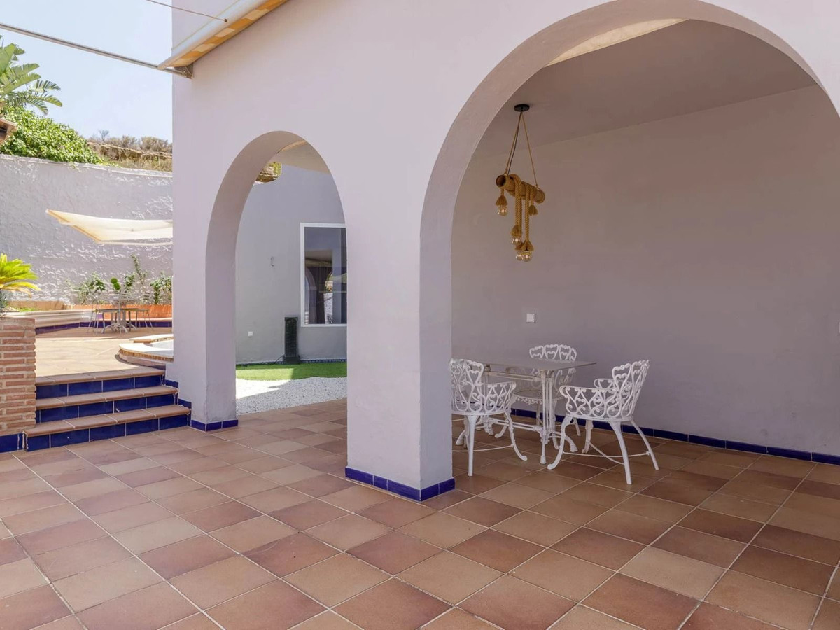 Vrijstaande Villa in Málaga Este-16