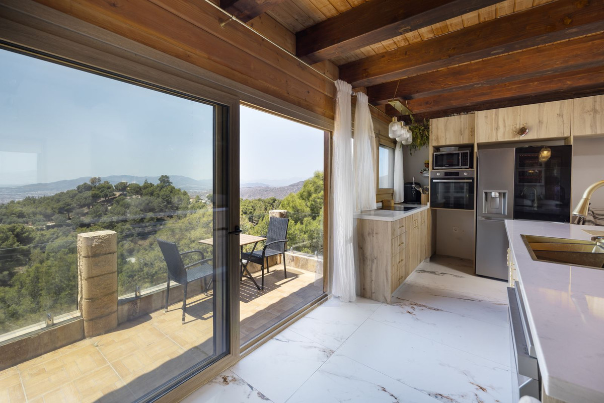 Huis te koop in Málaga Este | 5 slaapkamers H5516992