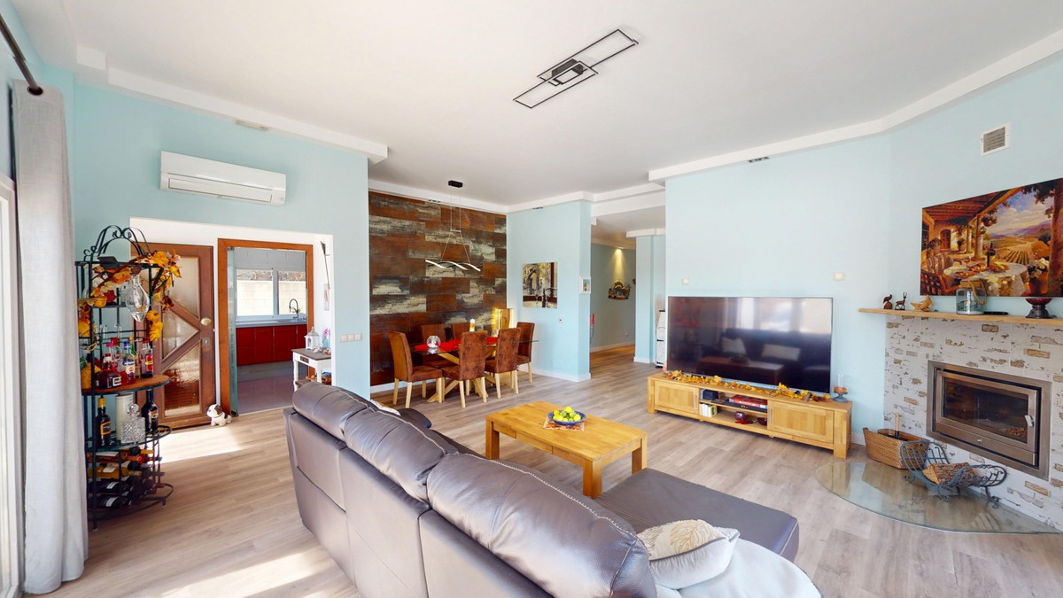 Huis te koop in Moclinejo | 4 slaapkamers H5220292