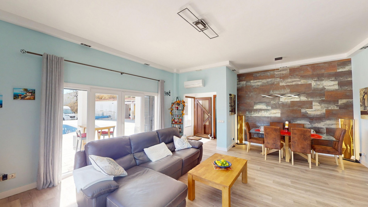 Huis te koop in Moclinejo | 4 slaapkamers H5220292