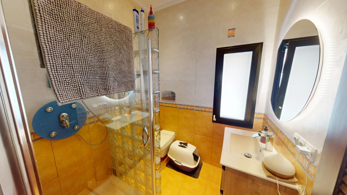 Huis te koop in Moclinejo | 4 slaapkamers H5220292