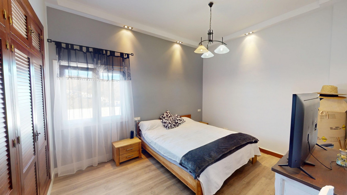 Huis te koop in Moclinejo | 4 slaapkamers H5220292