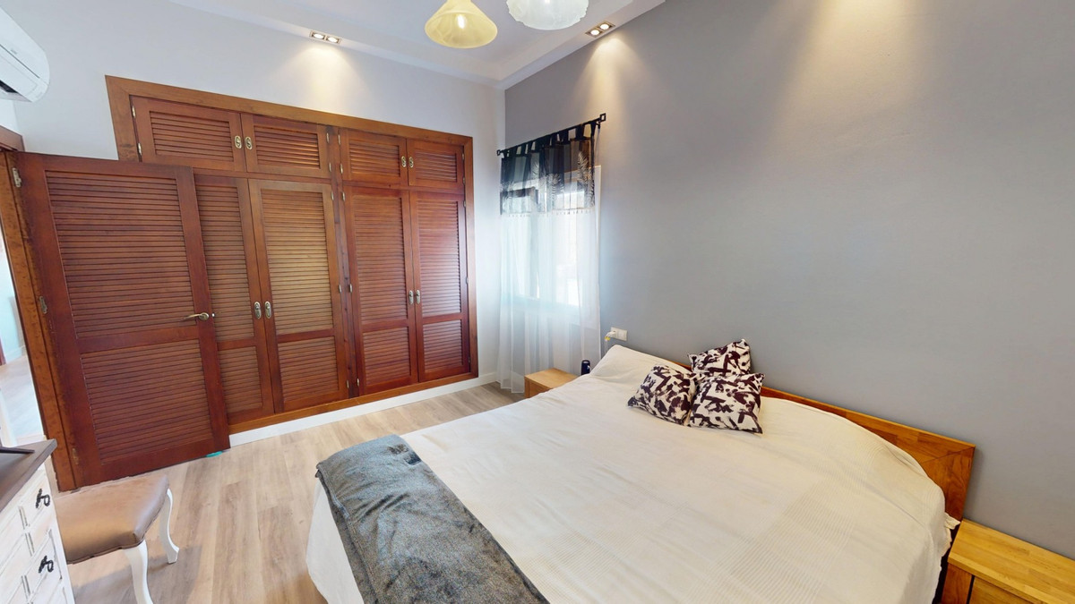 Huis te koop in Moclinejo | 4 slaapkamers H5220292