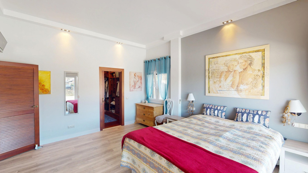 Huis te koop in Moclinejo | 4 slaapkamers H5220292