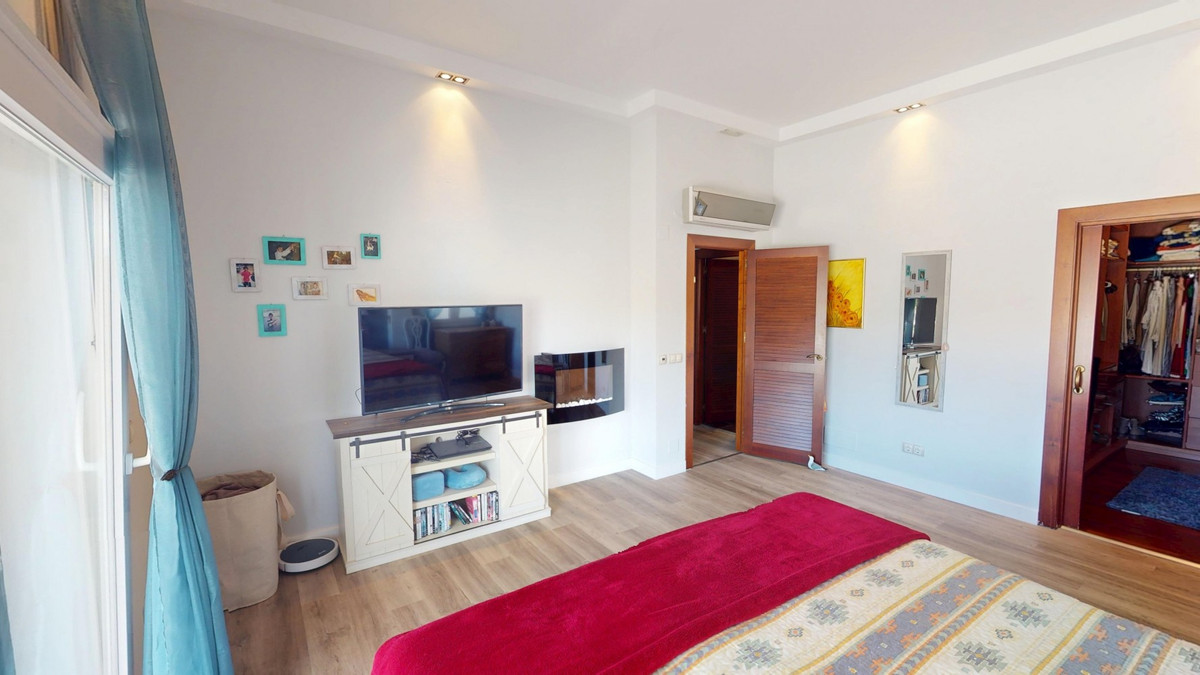 Huis te koop in Moclinejo | 4 slaapkamers H5220292