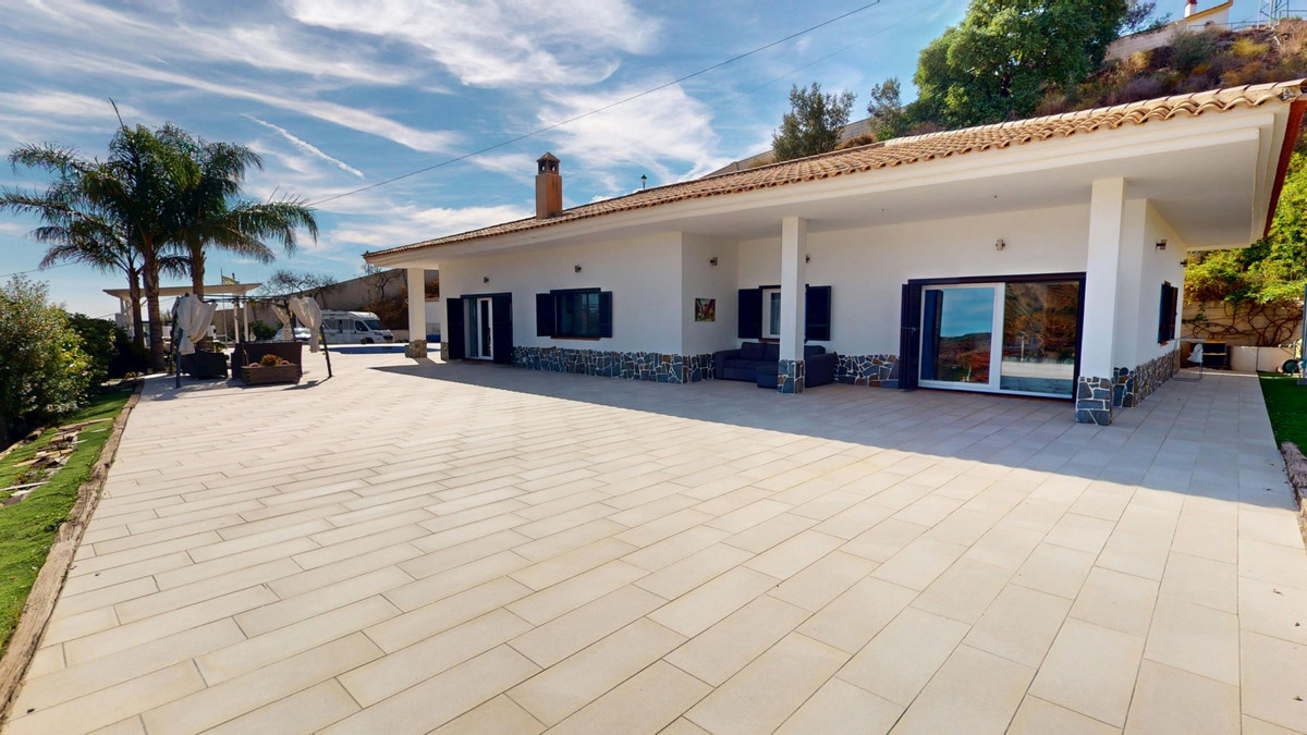 Huis te koop in Moclinejo | 4 slaapkamers H5220292