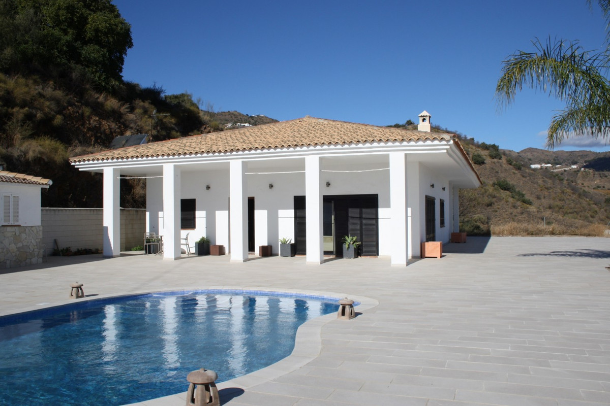 Huis te koop in Moclinejo | 4 slaapkamers H5220292