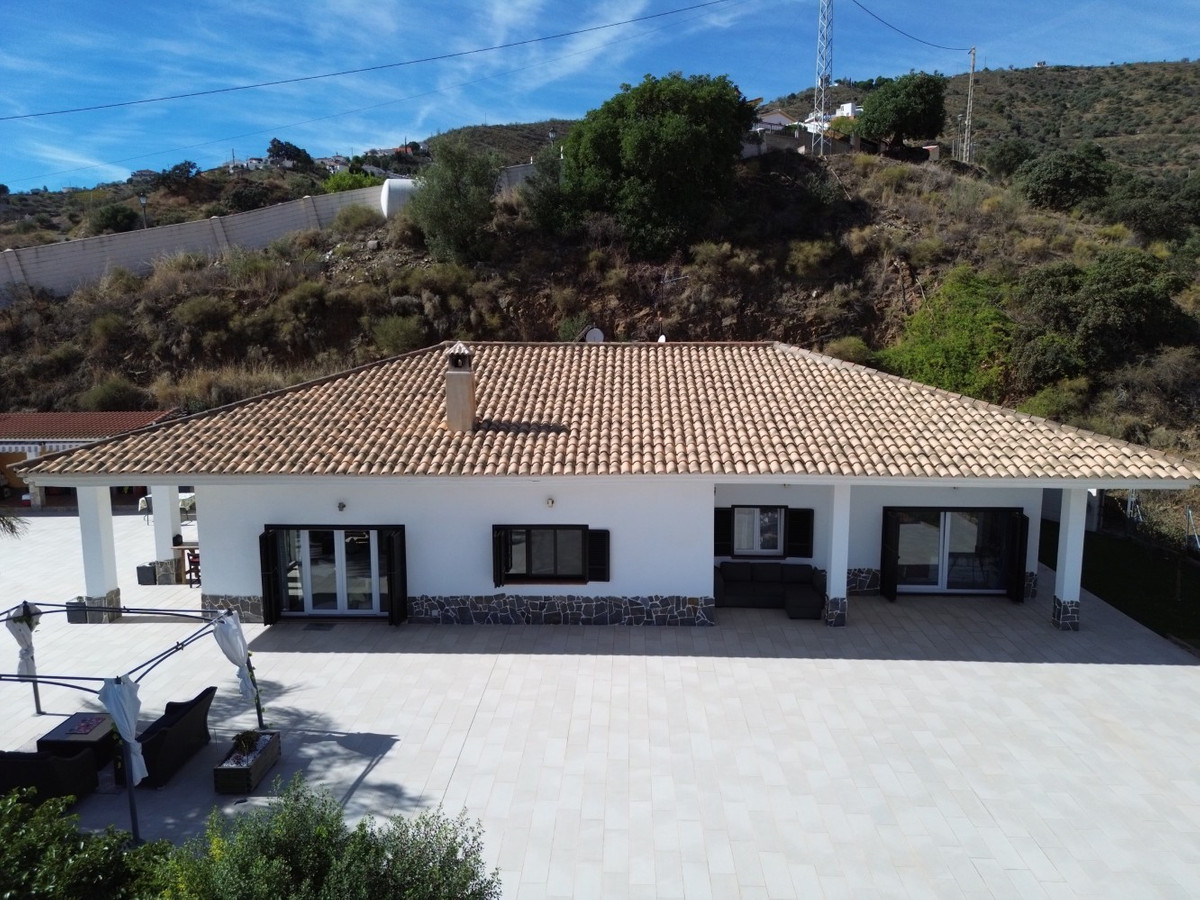 Huis te koop in Moclinejo | 4 slaapkamers H5220292