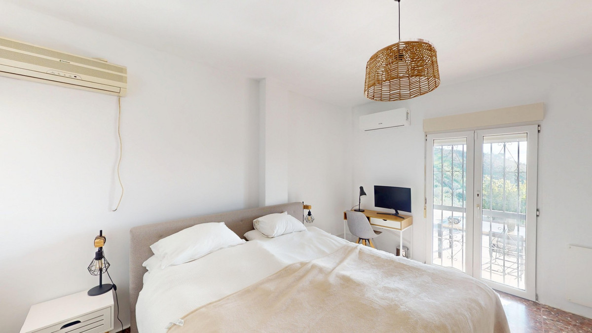 Huis te koop in Moclinejo | 2 slaapkamers H5294917