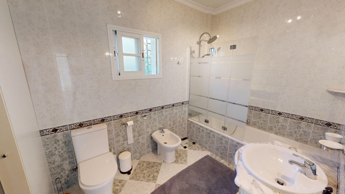 Huis te koop in Moclinejo | 2 slaapkamers H5294917