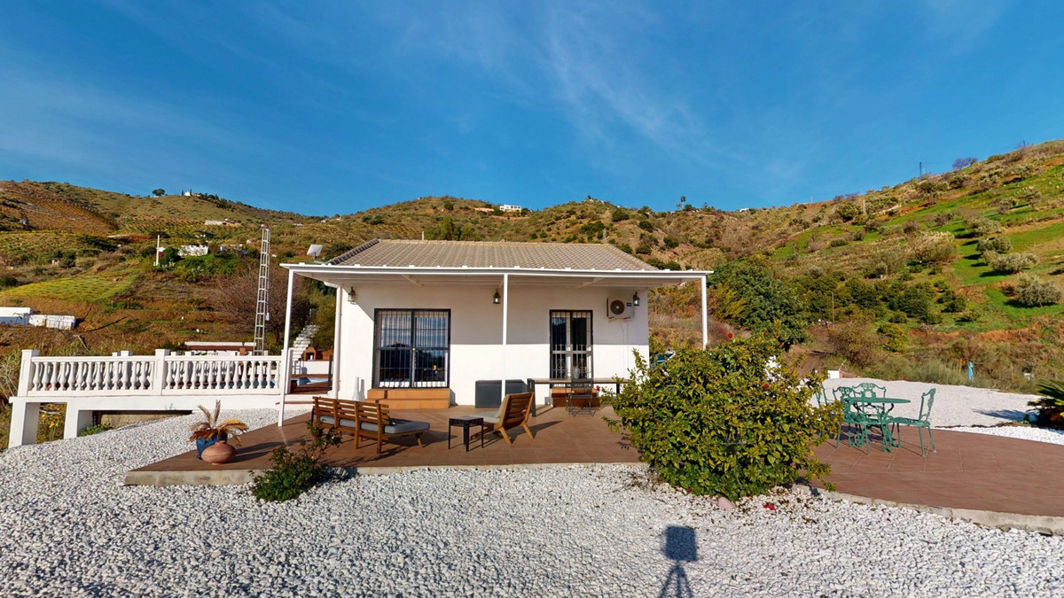 Huis te koop in Moclinejo | 2 slaapkamers H5294917