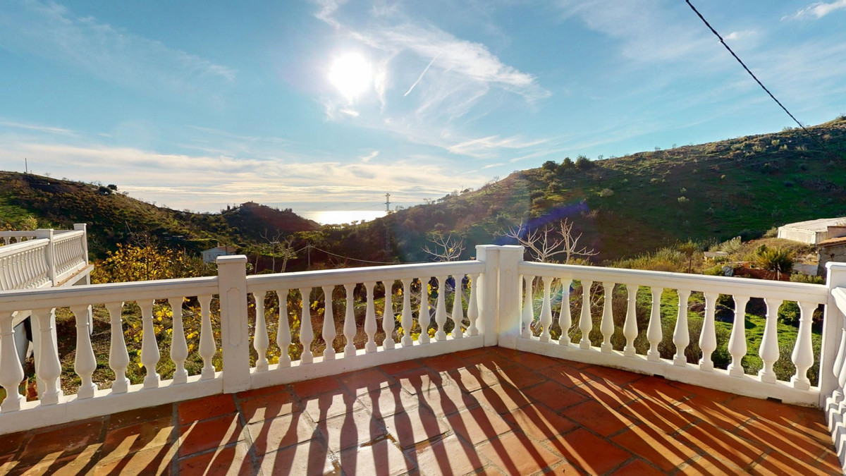 Huis te koop in Moclinejo | 2 slaapkamers H5294917