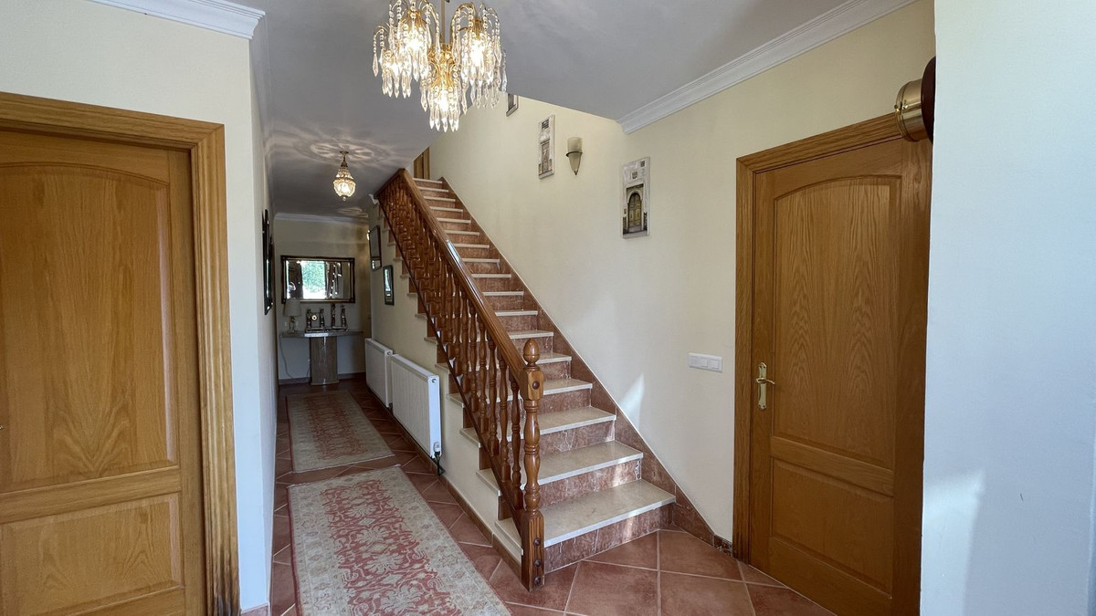 Finca - Cortijo te koop in Monda | 8 slaapkamers H4330522