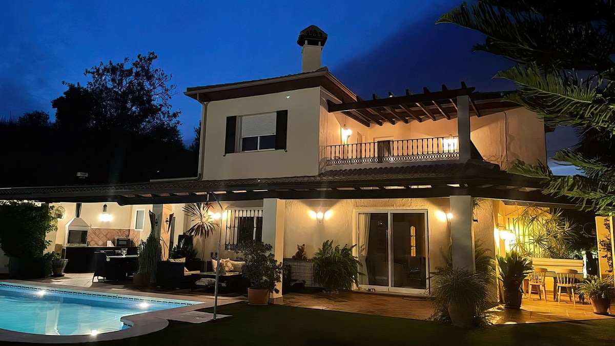 Finca - Cortijo te koop in Monda | 8 slaapkamers H4330522
