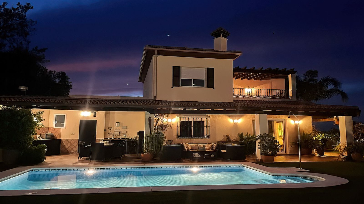 Finca - Cortijo te koop in Monda | 8 slaapkamers H4330522