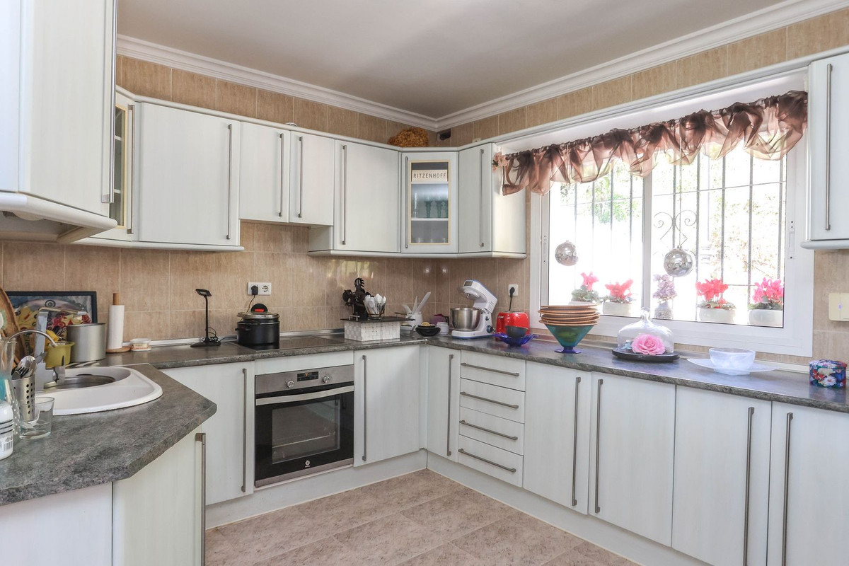 Geschakelde Woning in Monda-7
