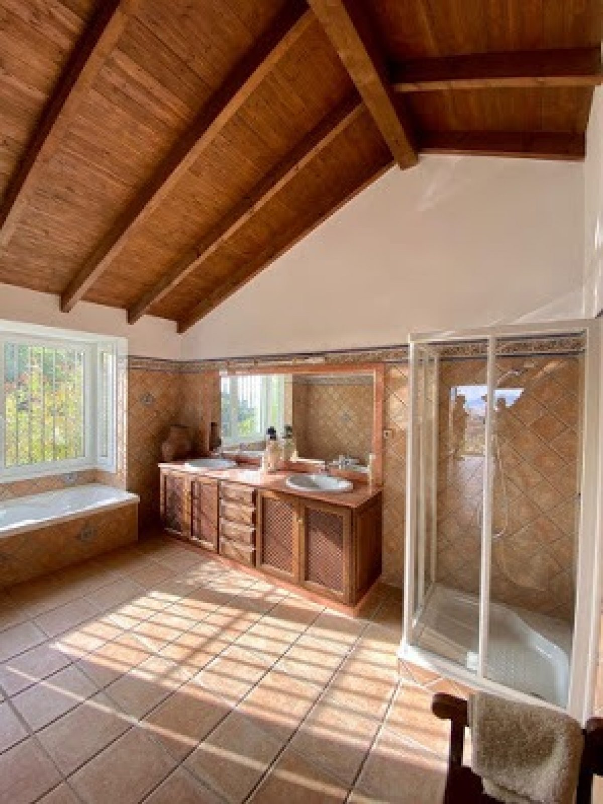 Finca - Cortijo te koop in Monda | 7 slaapkamers H5046826