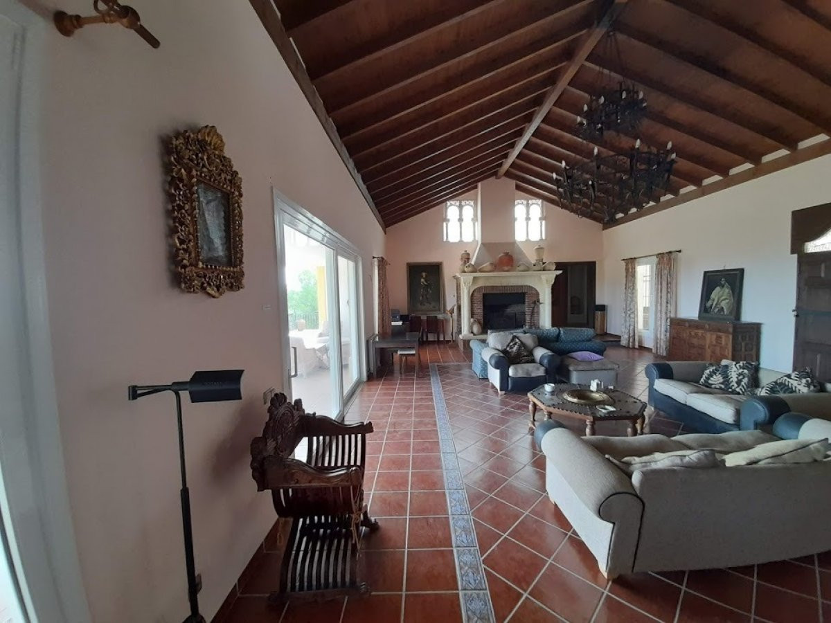 Finca - Cortijo te koop in Monda | 7 slaapkamers H5046826