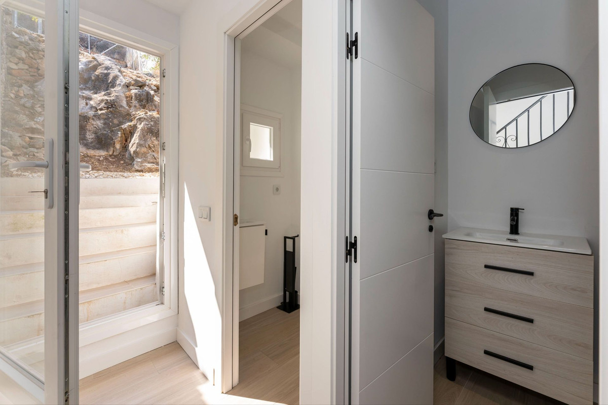 Geschakelde Woning te koop in Monda | 6 slaapkamers H5146189