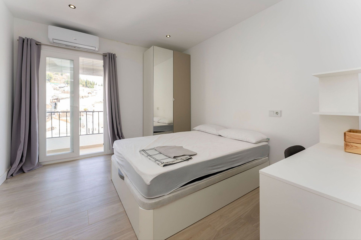 Geschakelde Woning te koop in Monda | 6 slaapkamers H5146189