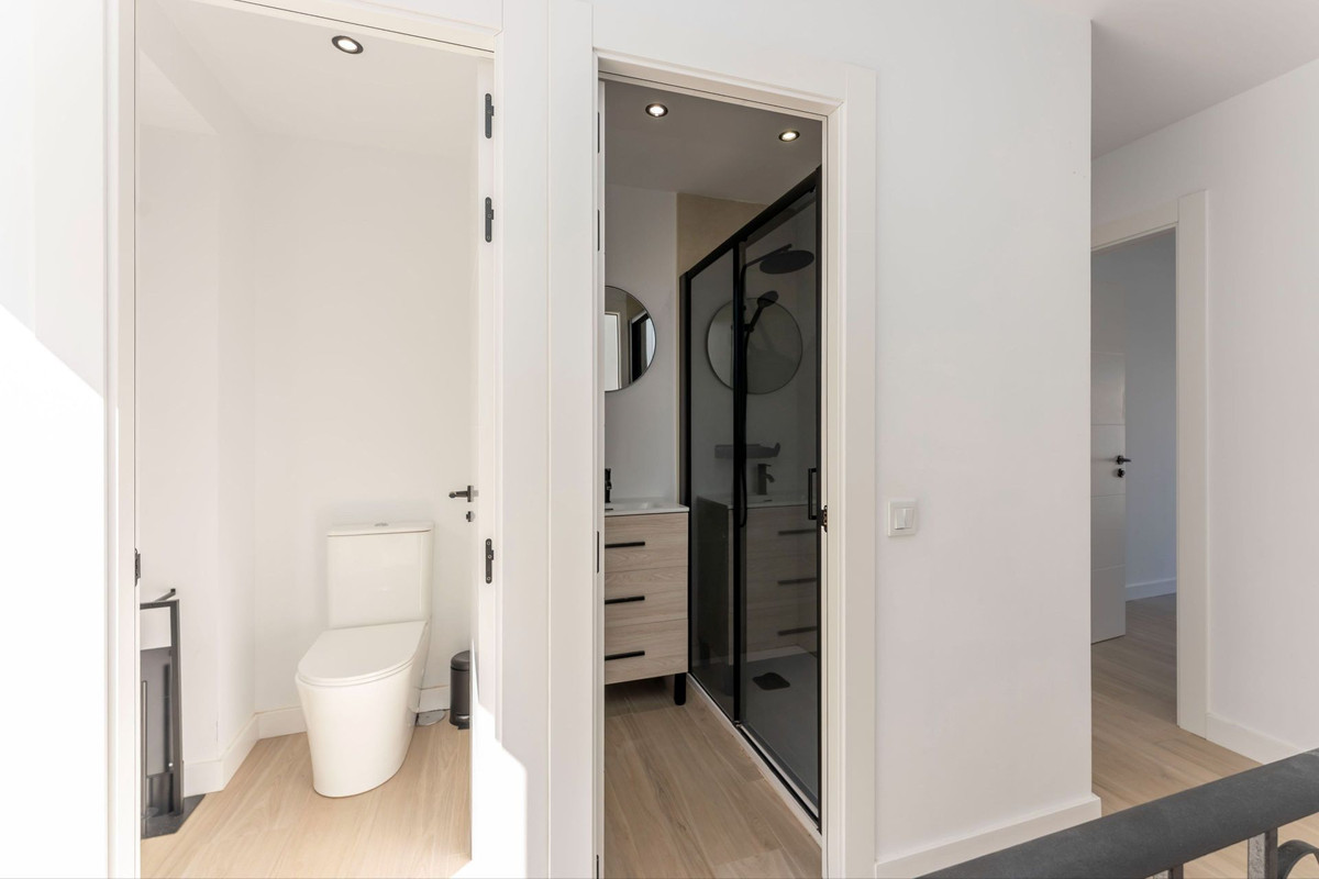 Geschakelde Woning te koop in Monda | 6 slaapkamers H5146189