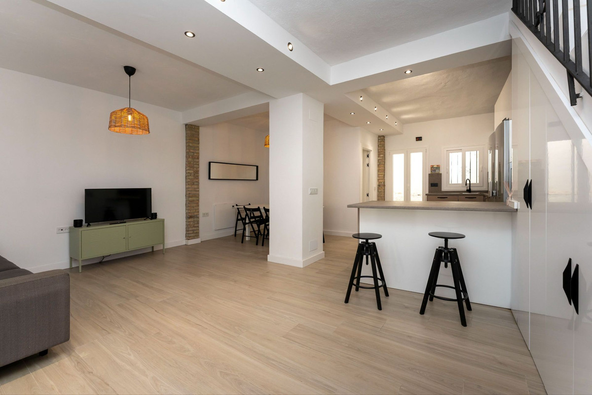 Geschakelde Woning te koop in Monda | 6 slaapkamers H5146189