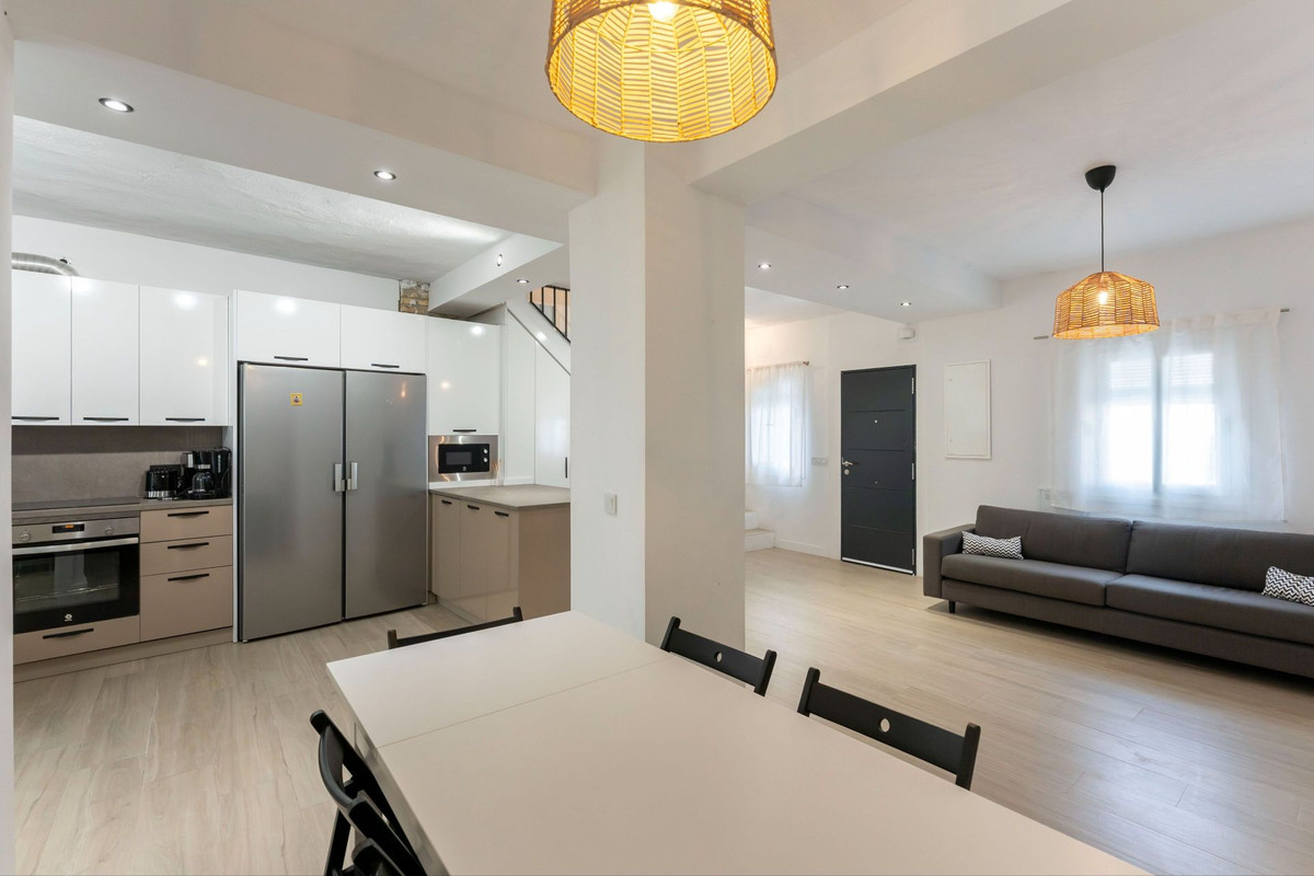 Geschakelde Woning te koop in Monda | 6 slaapkamers H5146189