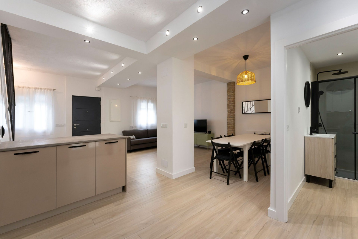 Geschakelde Woning te koop in Monda | 6 slaapkamers H5146189