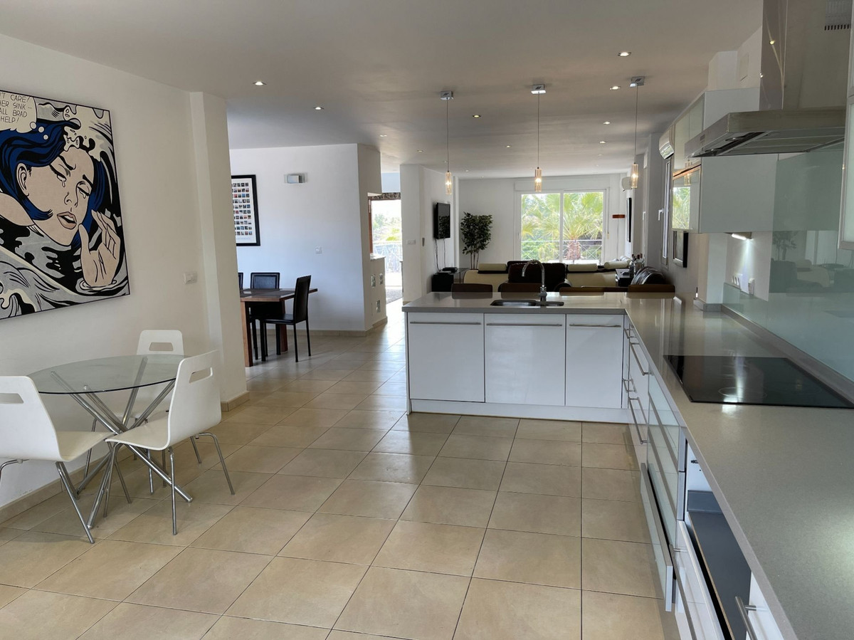 Huis te koop in Monforte Del Cid | 6 slaapkamers H4318624