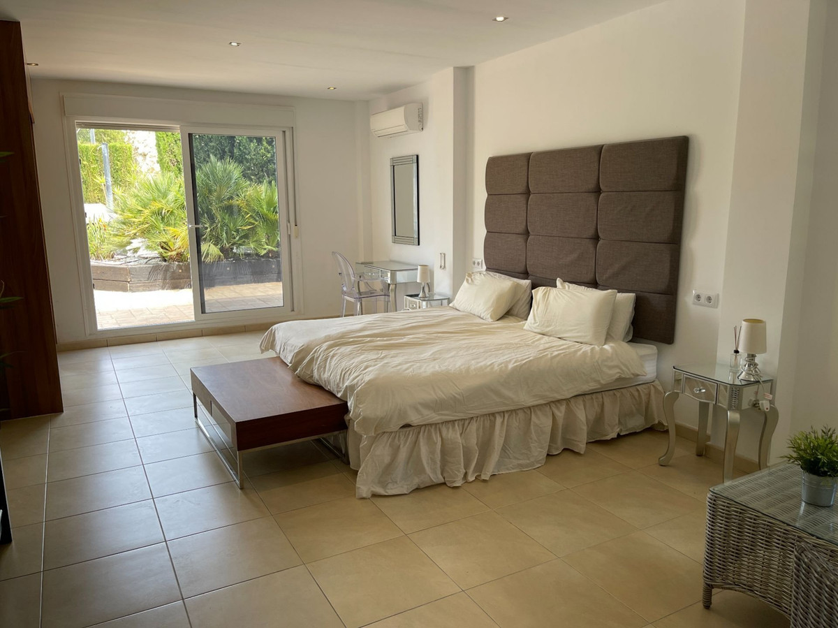 Huis te koop in Monforte Del Cid | 6 slaapkamers H4318624