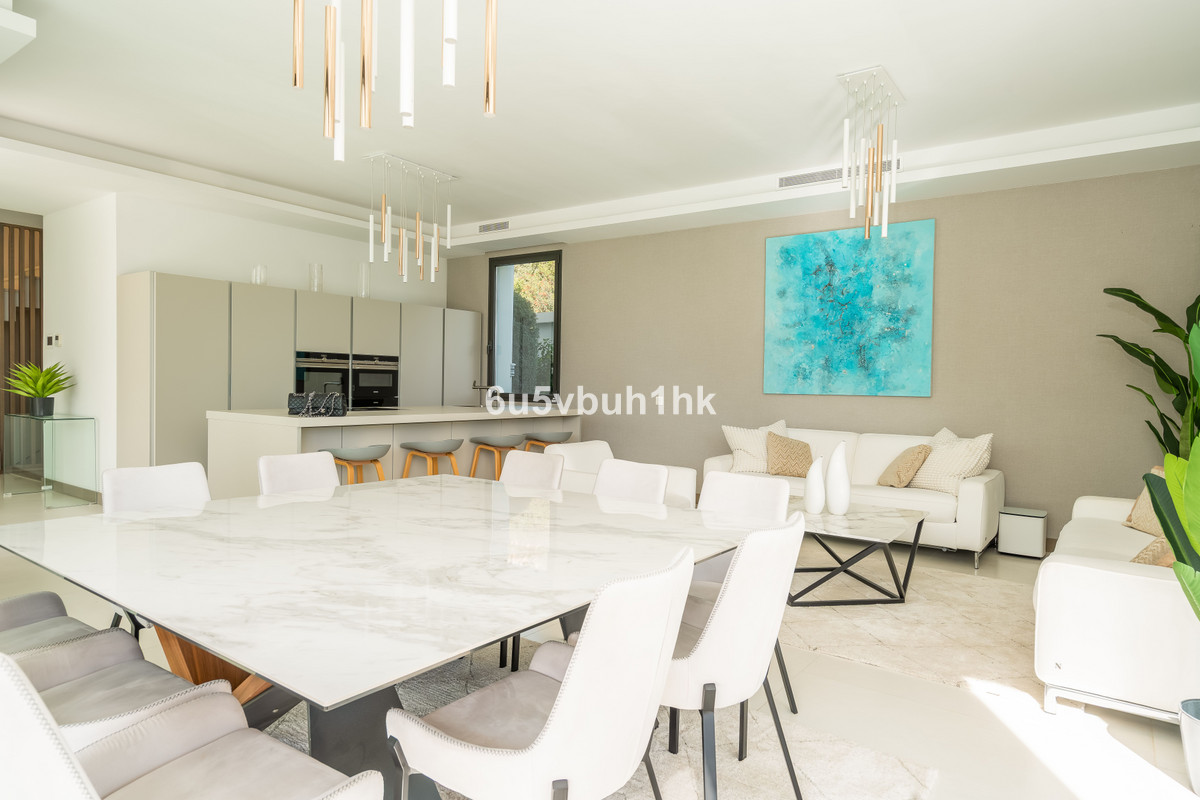 Huis te koop in Monte Halcones | 5 slaapkamers H5226268