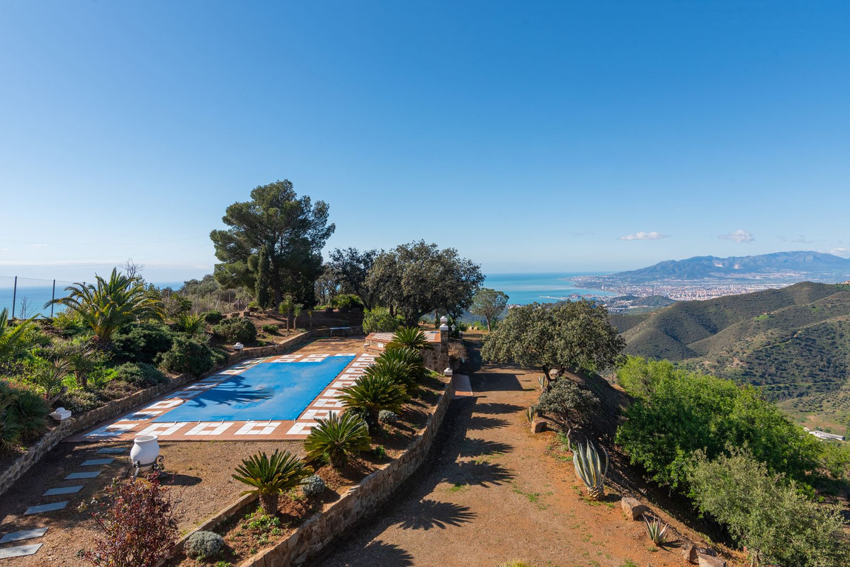 Vrijstaande Villa in Montes de Málaga-1