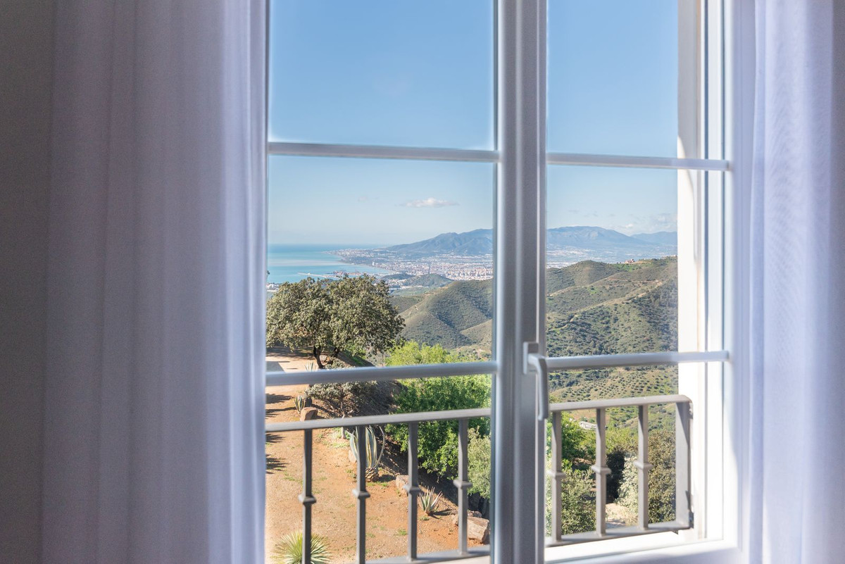 Vrijstaande Villa in Montes de Málaga-36