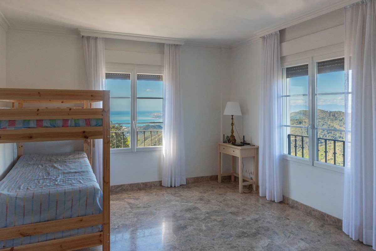 Vrijstaande Villa in Montes de Málaga-39