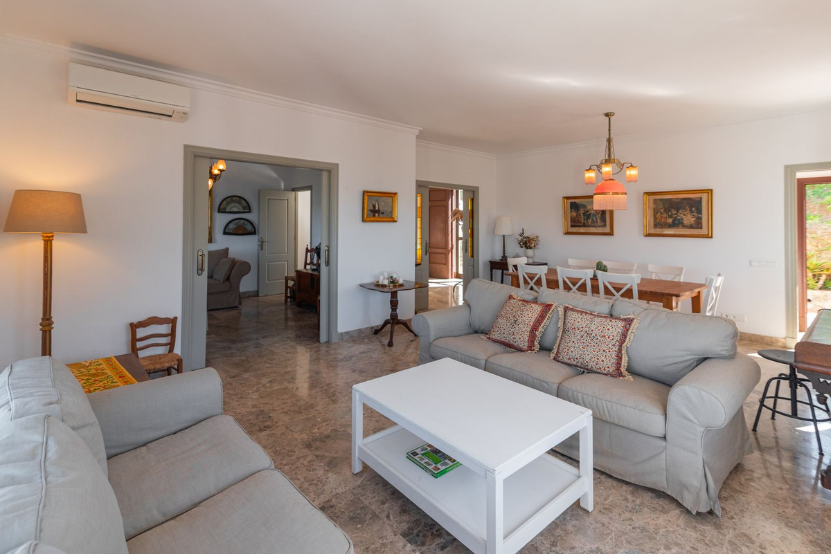 Vrijstaande Villa in Montes de Málaga-4