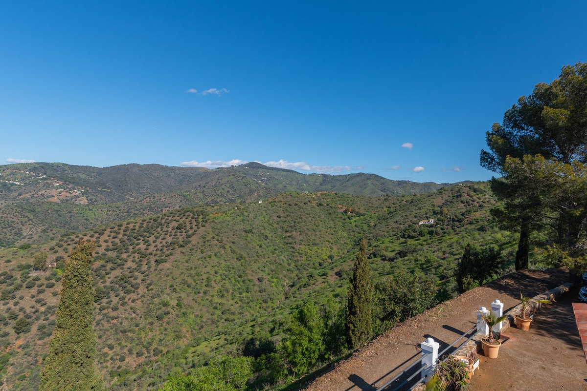 Vrijstaande Villa in Montes de Málaga-51