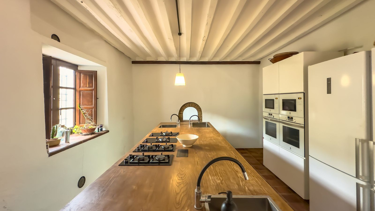 Huis te koop in Montes de Málaga | 8 slaapkamers H5247757