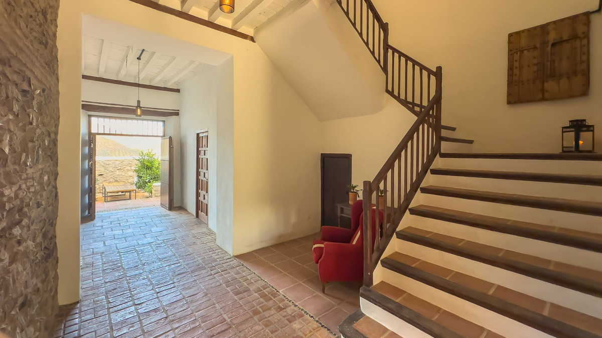 Huis te koop in Montes de Málaga | 8 slaapkamers H5247757