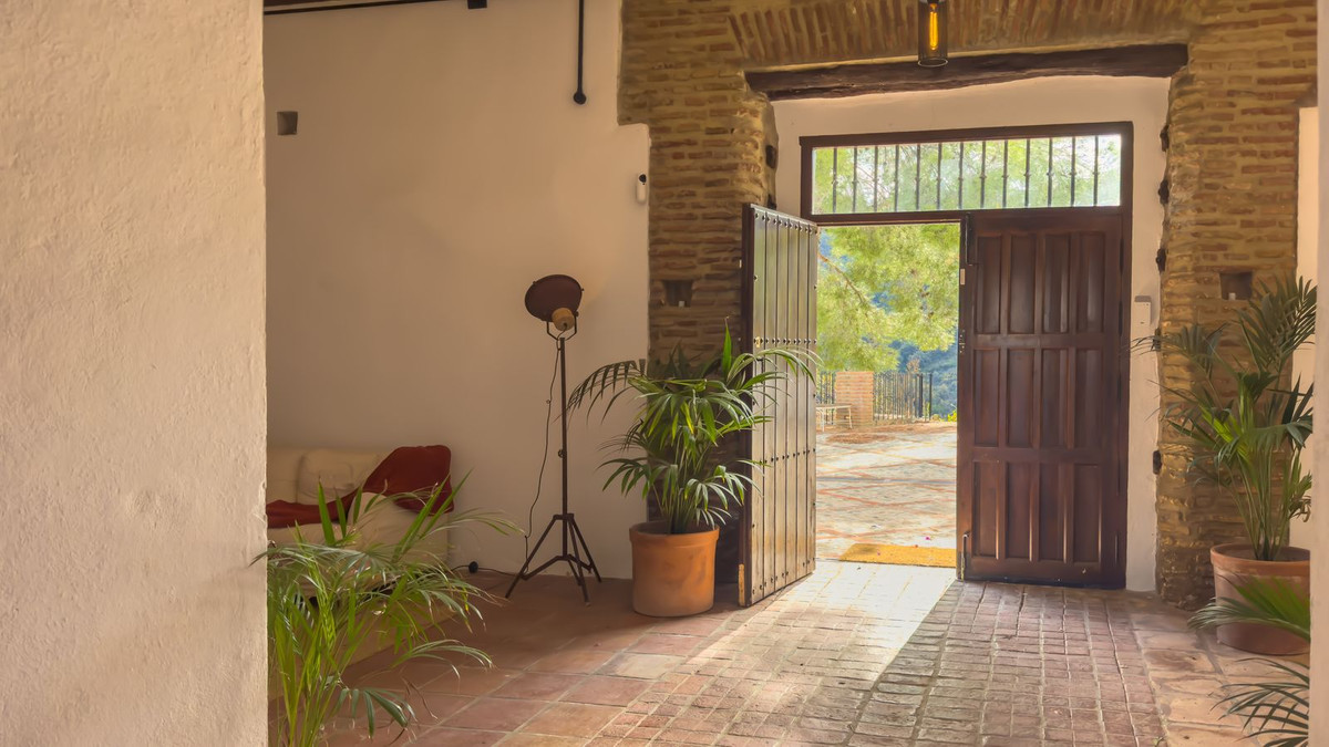 Huis te koop in Montes de Málaga | 8 slaapkamers H5247757