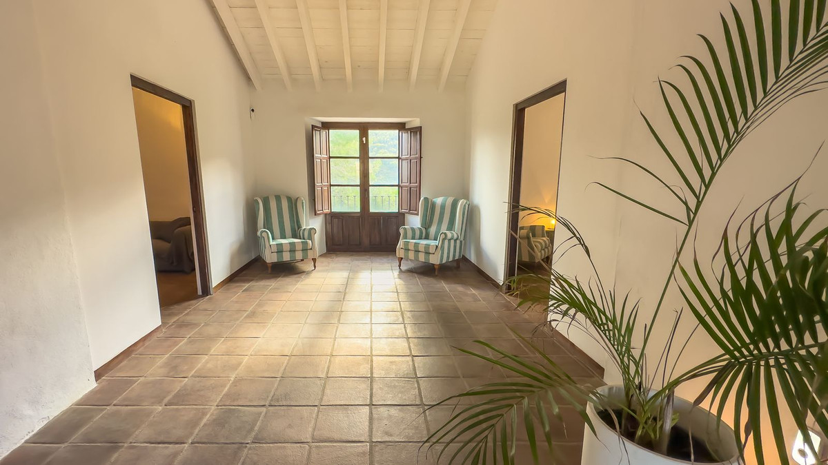 Huis te koop in Montes de Málaga | 8 slaapkamers H5247757