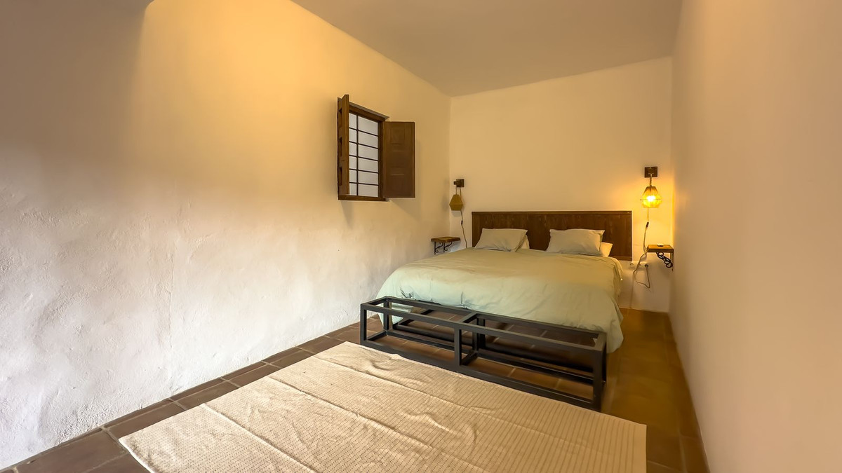 Huis te koop in Montes de Málaga | 8 slaapkamers H5247757