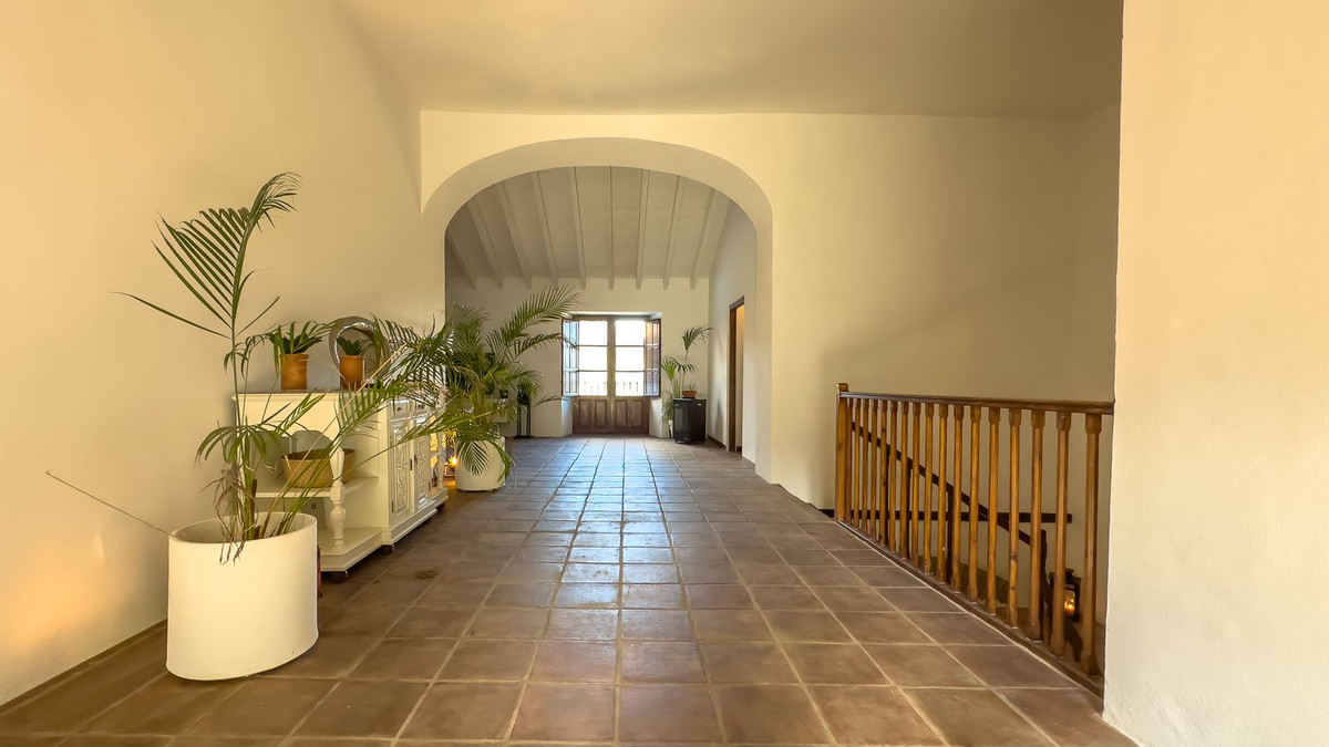 Huis te koop in Montes de Málaga | 8 slaapkamers H5247757